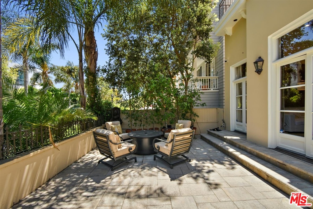 129 Ketch Mall Marina del Rey, CA 90292 - Photo 3 of 51 Gallery Image 3