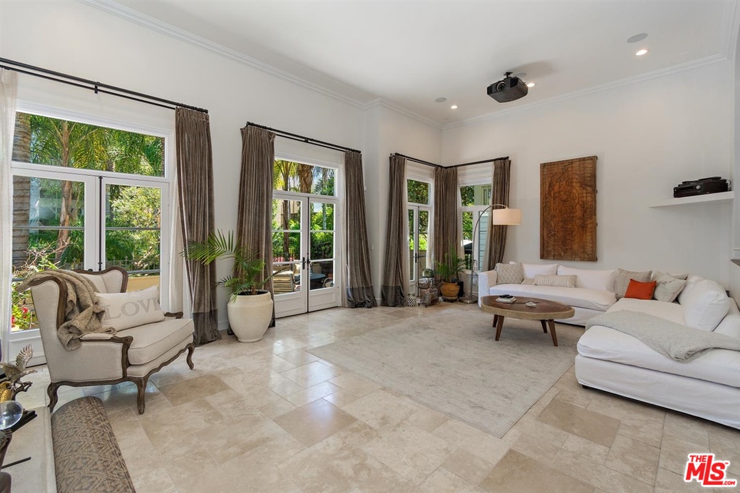 129 Ketch Mall Marina del Rey, CA 90292 - Photo 4 of 51 Gallery Image 4