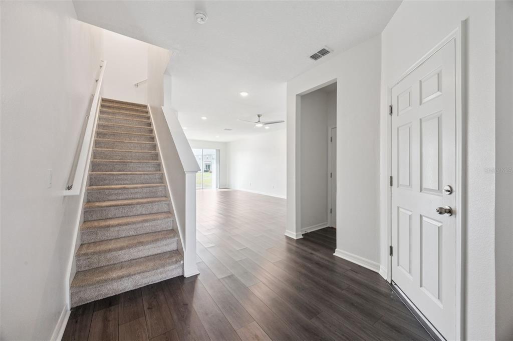 759 Spring Palms Loop Orlando, FL 32828 - Photo 2 of 20