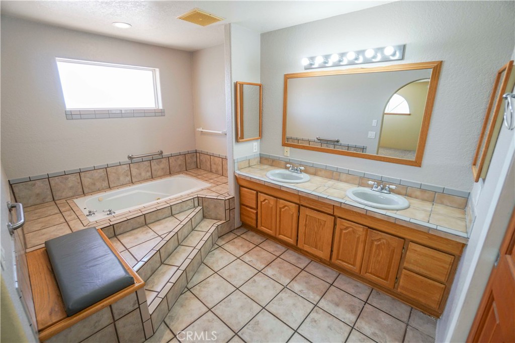 18633 Kamana Road Apple Valley, CA 92307 - Photo 24 of 50