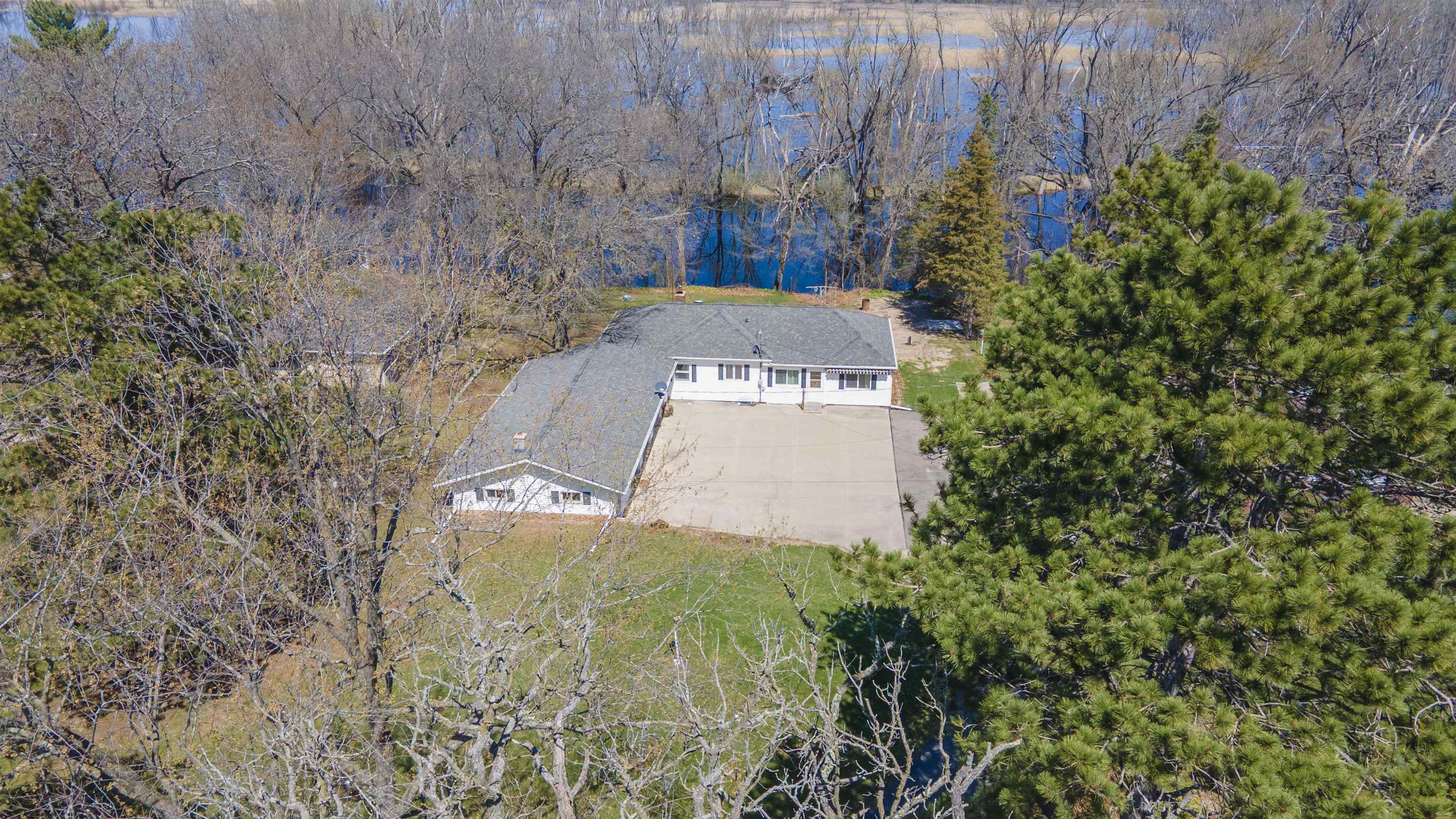 N8706 Landing Road Berlin, WI 54923 - Photo 4 of 78