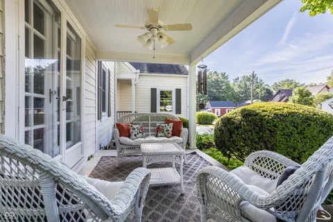 $910,000 | 385 South 6th Street, Zionsville, IN 46077