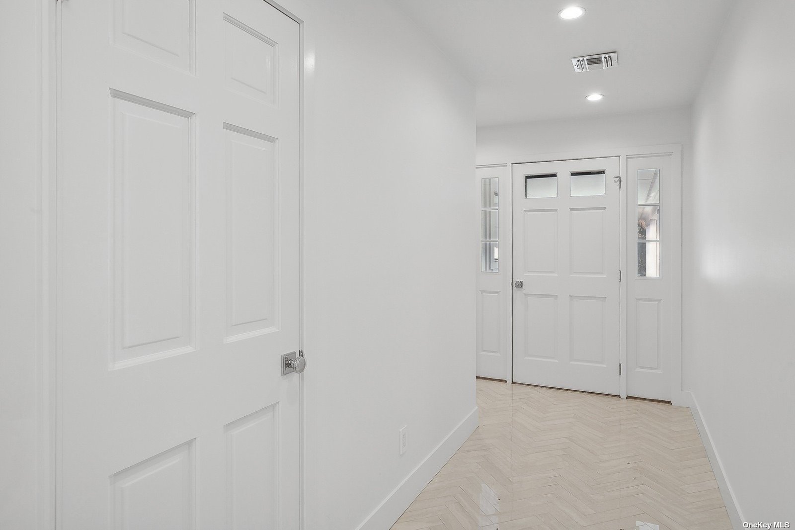 471 A Woodbury Road, Unit A Cold Spring Harbor, NY 11724 - Photo 3 of 11