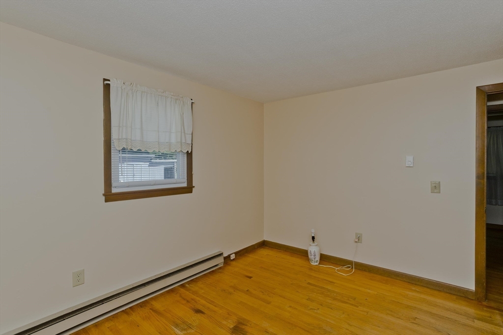57 Price Street Springfield, MA 01104 - Photo 23 of 35