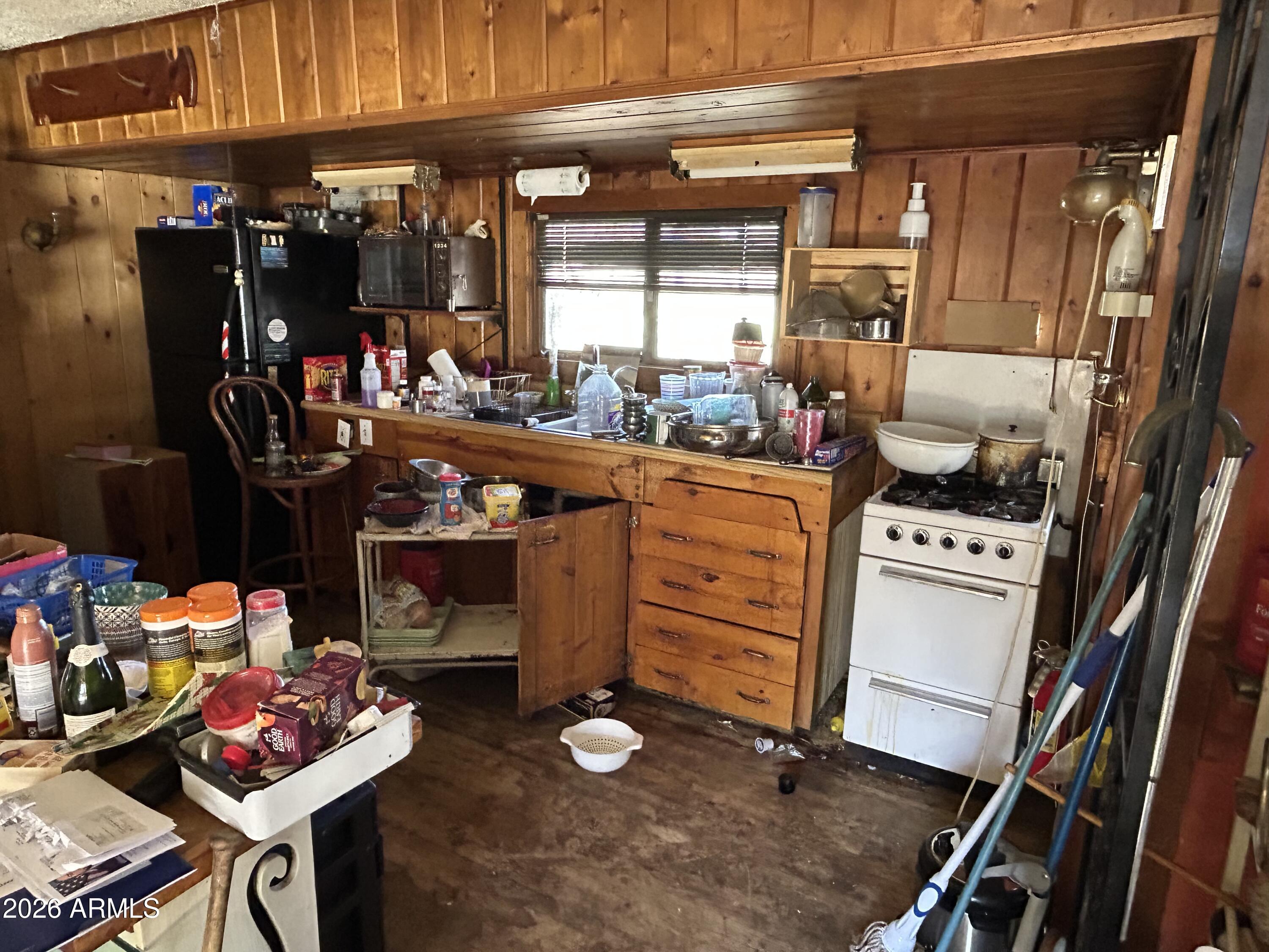 16614 Shrine Drive Yarnell, AZ 85362 - Photo 28 of 36 a room with furniture and a store