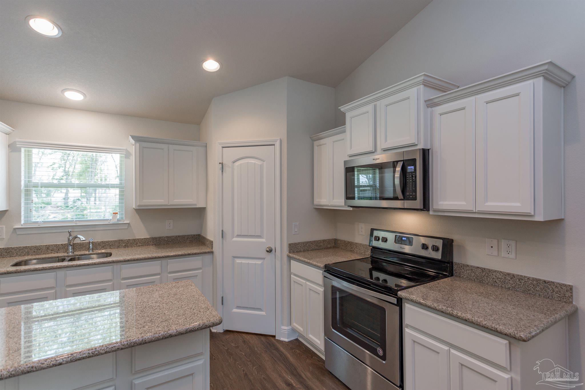 5739 Mill Stream Way Pace, FL 32571 - Photo 7 of 28
