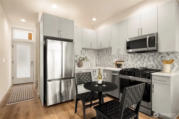 $649,950 | 903 A Northwest 56th Street, Seattle, WA 98107