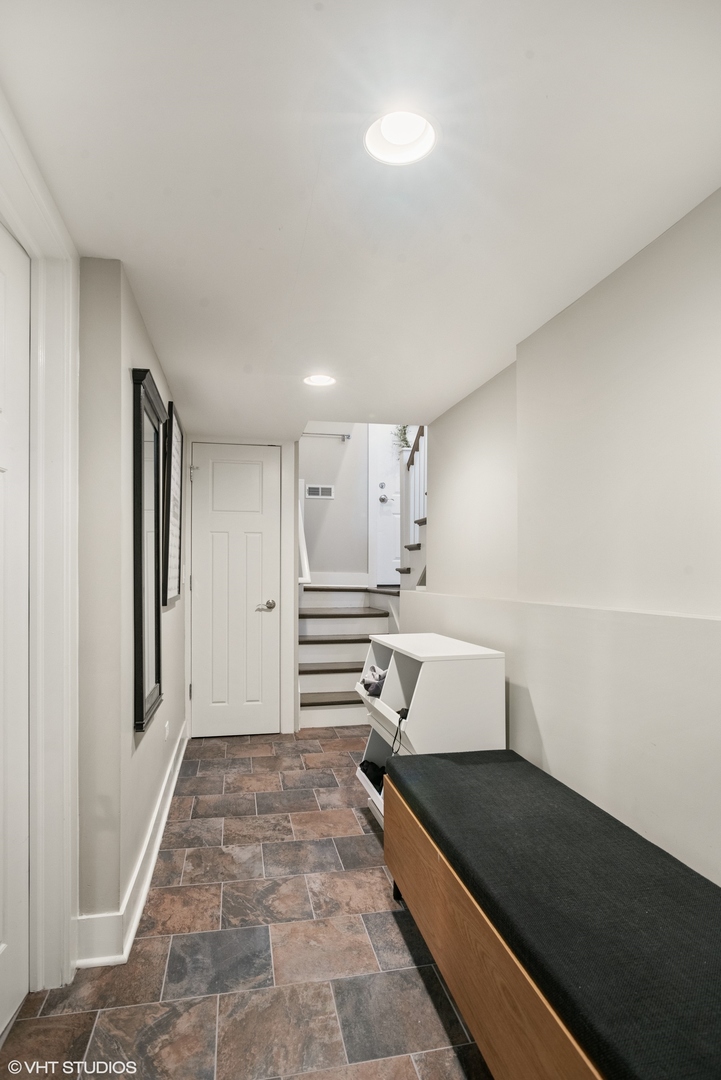 112 South Boulevard Evanston, IL 60202 - Photo 12 of 26