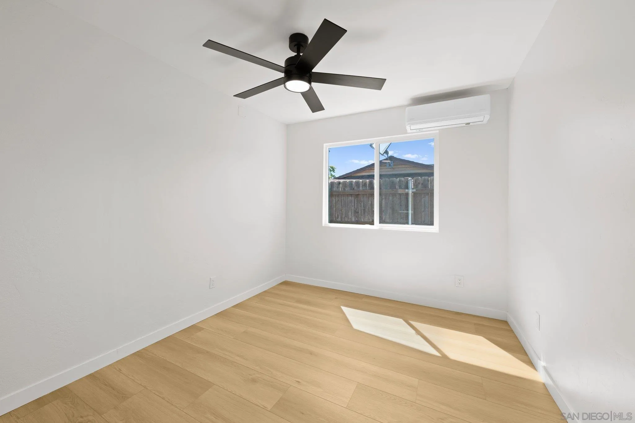 9117 Heatherdale Street Santee, CA 92071 - Photo 22 of 31 an empty room