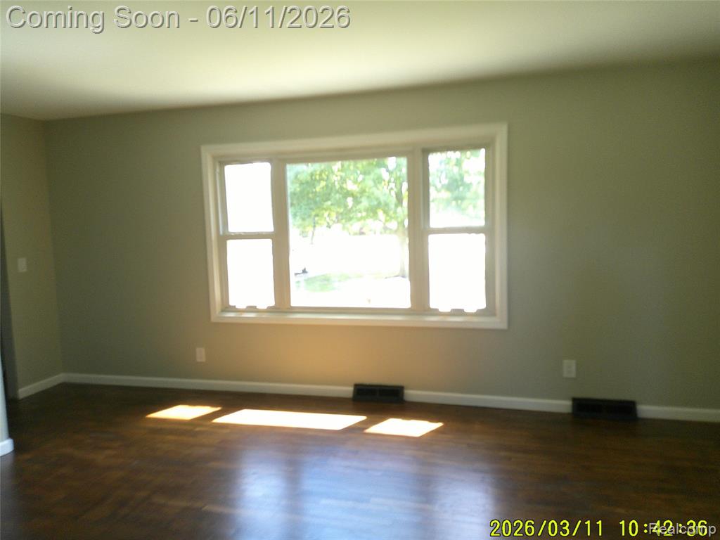 7470 Porter Road Grand Blanc, MI 48439 - Photo 8 of 22