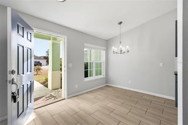 a view of entryway with livingroom