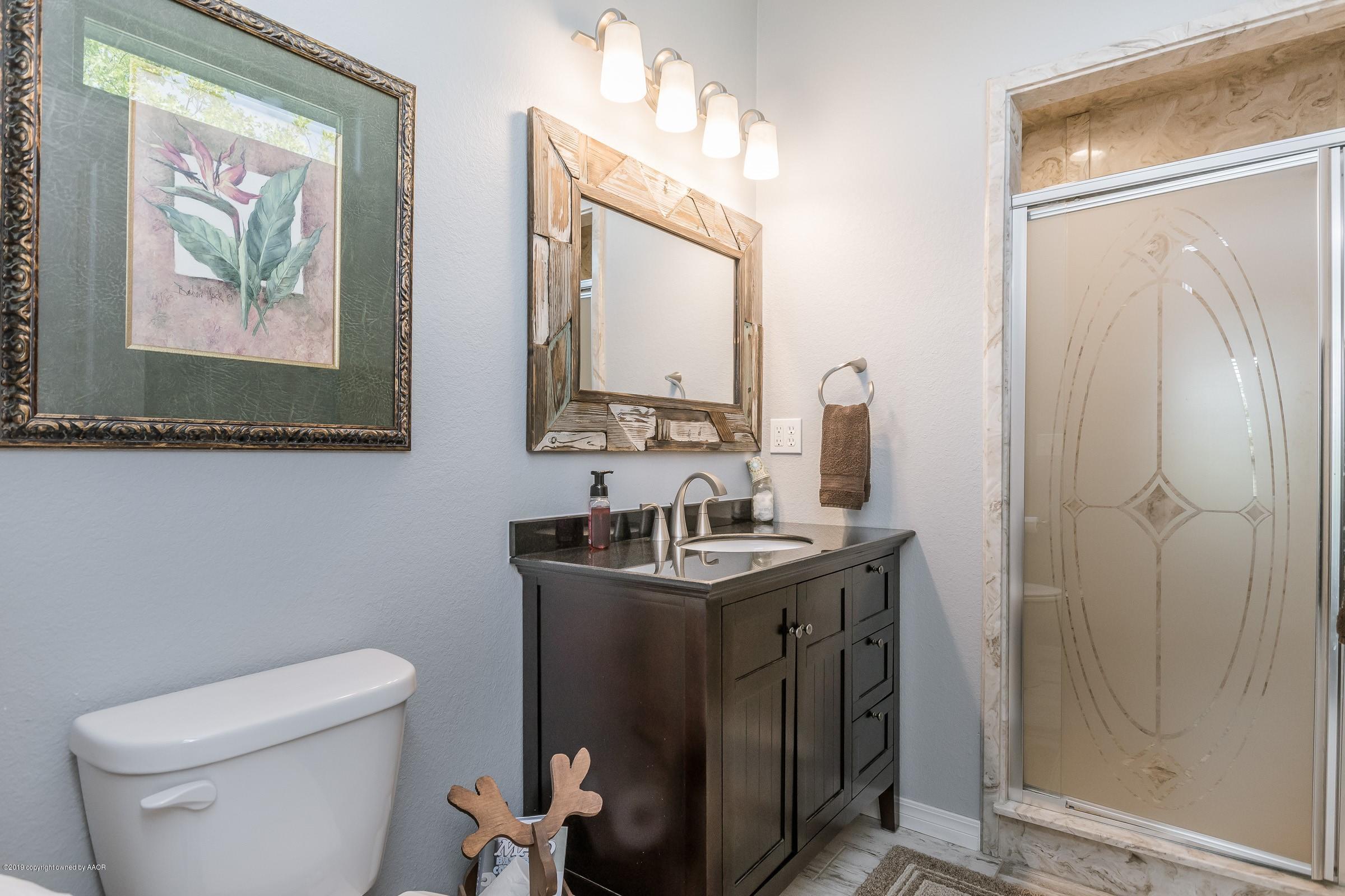 7400 Canyon Bend Road Amarillo, TX 79118 - Photo 31 of 40 030_4th Bedroom Bathroom