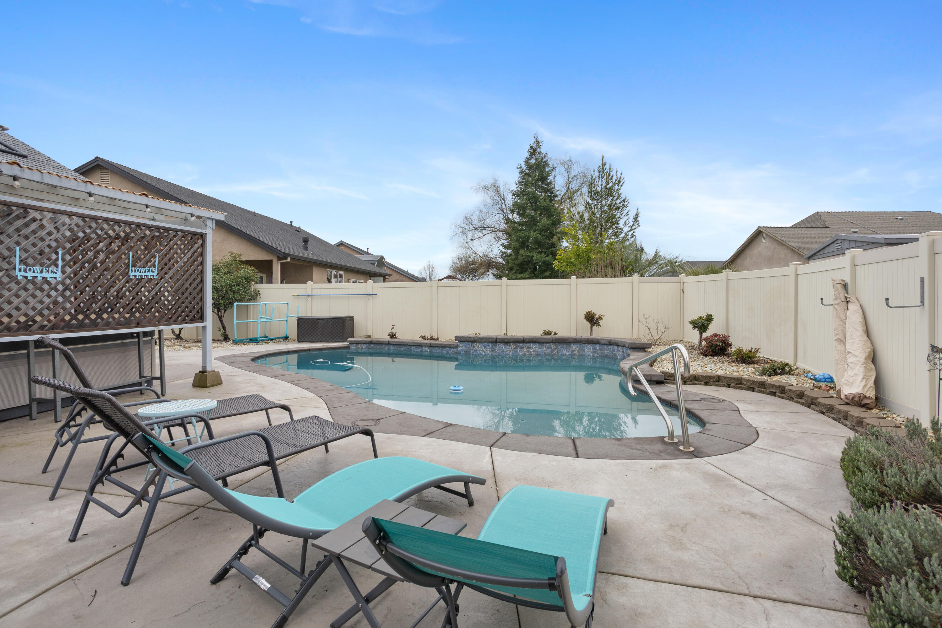 2182 Cadjew Street Redding, CA 96003 - Photo 20 of 22 Yard02