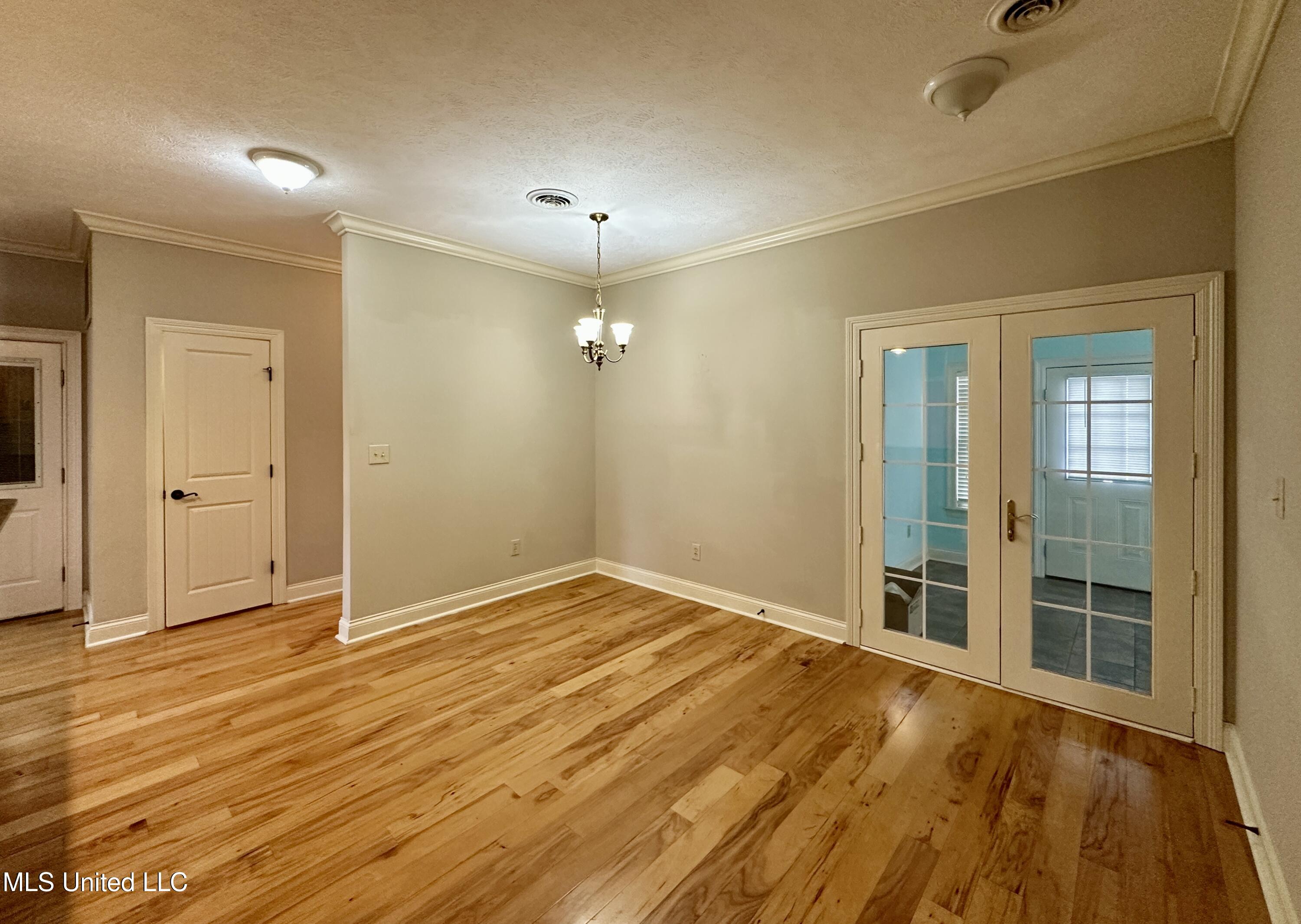 109 Grande Oaks Drive Byram, MS 39272 - Photo 14 of 42 IMG_1485