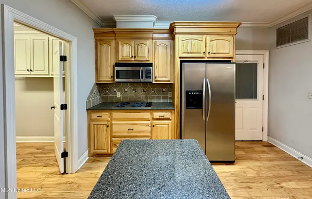 $379,900 | 109 Grande Oaks Drive, Byram, MS 39272