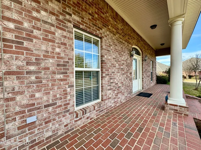 $379,900 | 109 Grande Oaks Drive, Byram, MS 39272