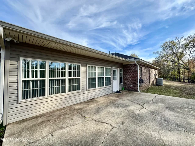 $379,900 | 109 Grande Oaks Drive, Byram, MS 39272