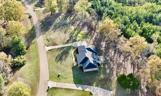 $379,900 | 109 Grande Oaks Drive, Byram, MS 39272