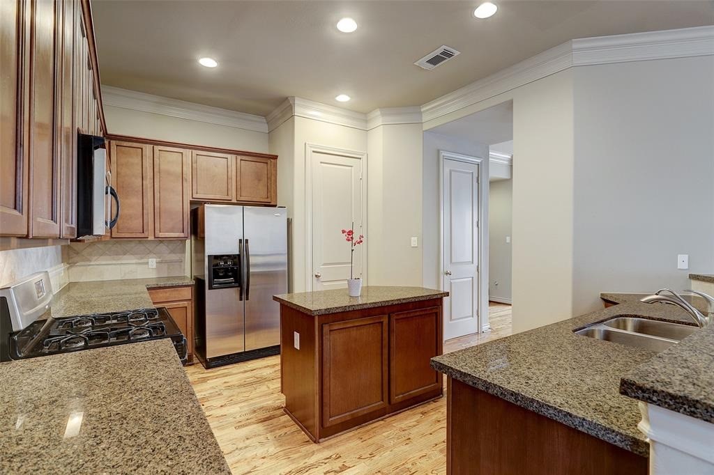 3142 Pemberton Walk Houston, TX 77025 - Photo 14 of 30