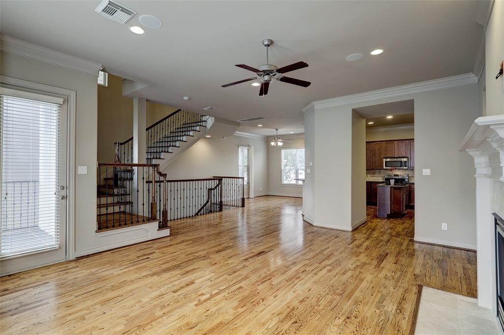 3142 Pemberton Walk Houston, TX 77025 - Photo 9 of 30