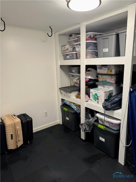 2804 Evergreen Road Toledo, OH 43606 - Photo 33 of 36 Storage
