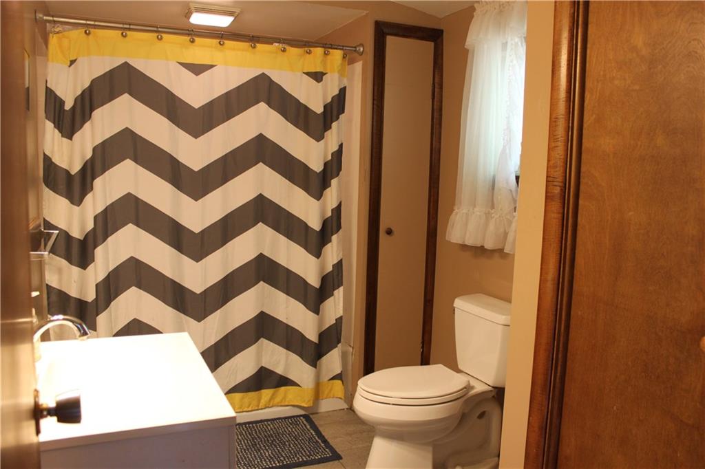 983 Monaca Road Monaca, PA 15061 - Photo 11 of 20 Bathroom Recently Remodeled