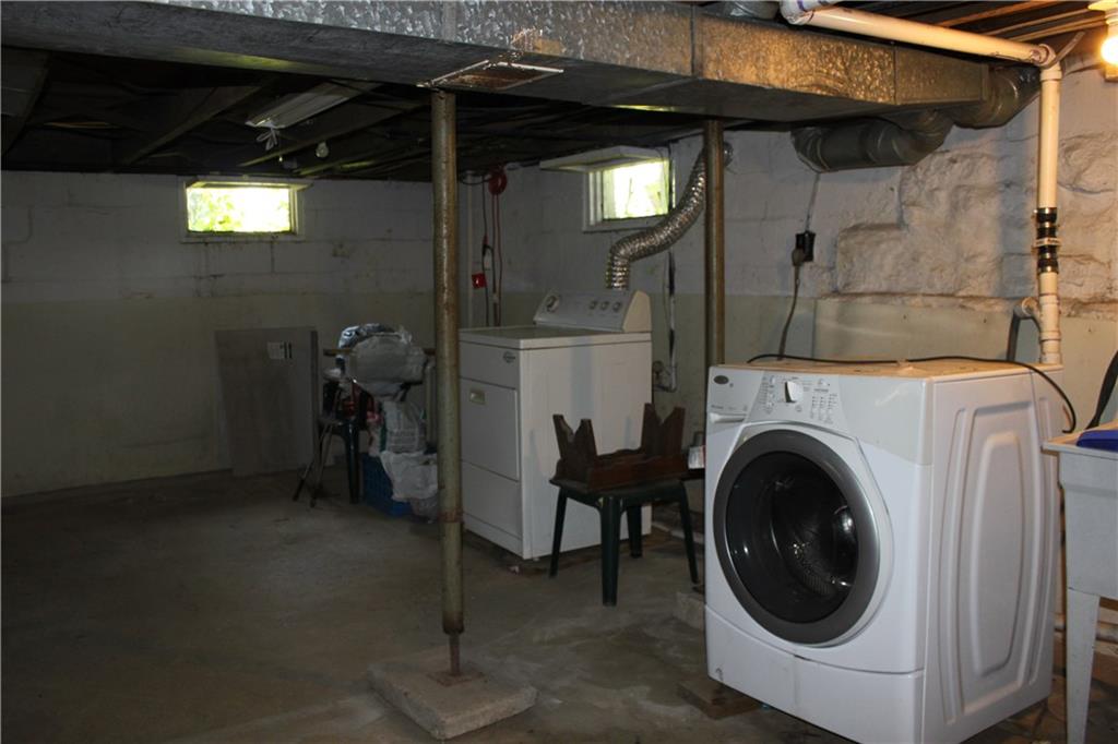 983 Monaca Road Monaca, PA 15061 - Photo 16 of 20 Washer and Dryer Included in the sale