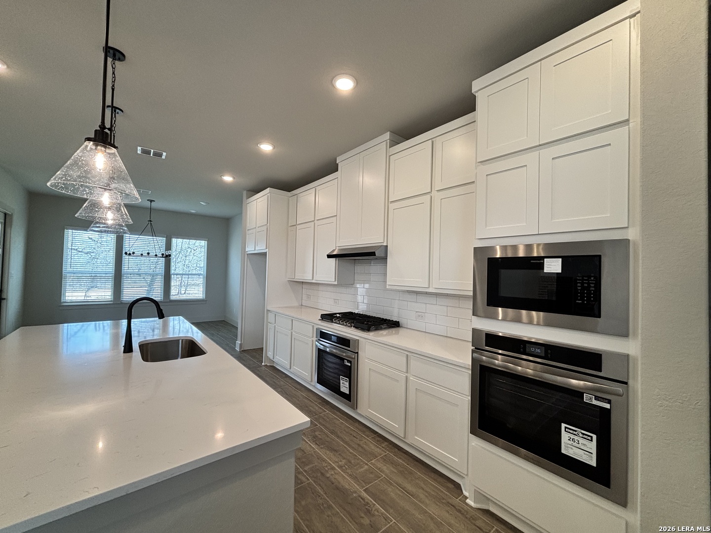 155 Pradera Ridge Drive Floresville, TX 78114 - Photo 5 of 8