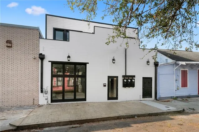 $5,500 | 632 Mandeville Street, Unit 2B, New Orleans, LA 70117