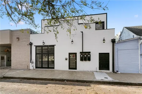 $5,200 | 632 Mandeville Street, Unit 2B, New Orleans, LA 70117