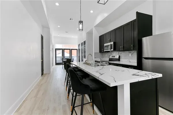 $5,200 | 632 Mandeville Street, Unit 2B, New Orleans, LA 70117