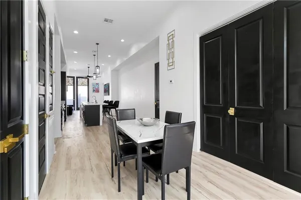 $5,200 | 632 Mandeville Street, Unit 2B, New Orleans, LA 70117