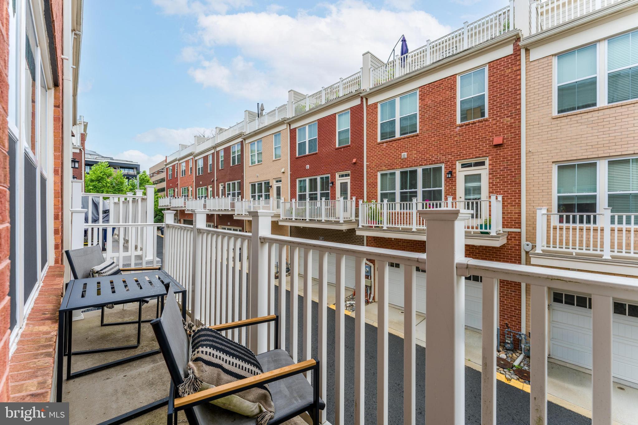 11692 Sunrise Square Place Reston, VA 20191 - Photo 30 of 49