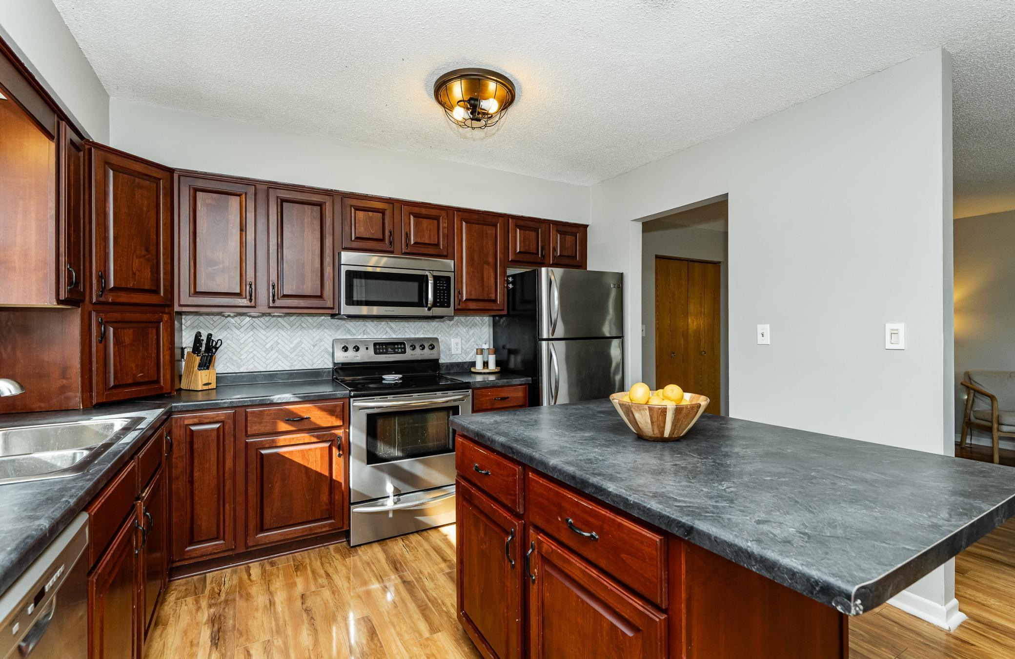 600 33rd St Lane Northwest Rochester, MN 55901 - Photo 15 of 41