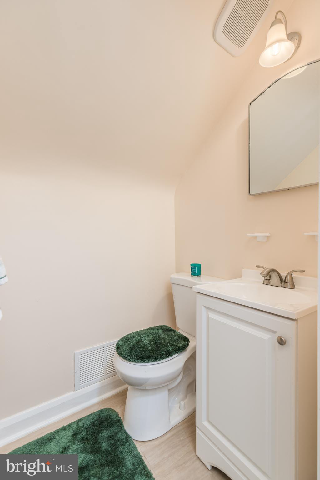 417 Gralan Road Catonsville, MD 21228 - Photo 16 of 27 UPPER LEVEL HALF BATH