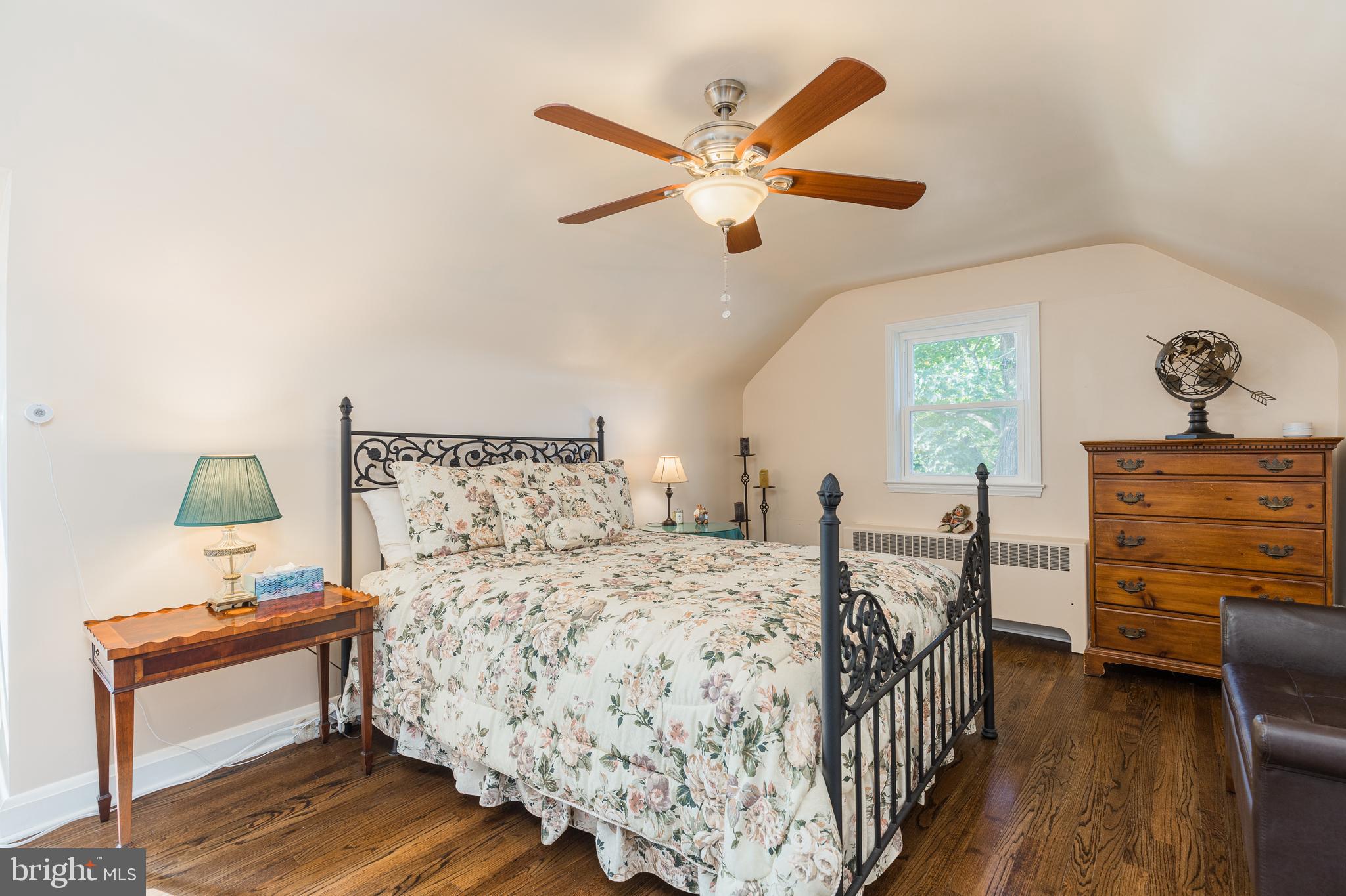 417 Gralan Road Catonsville, MD 21228 - Photo 17 of 27 UPPER LEVEL BEDROOM