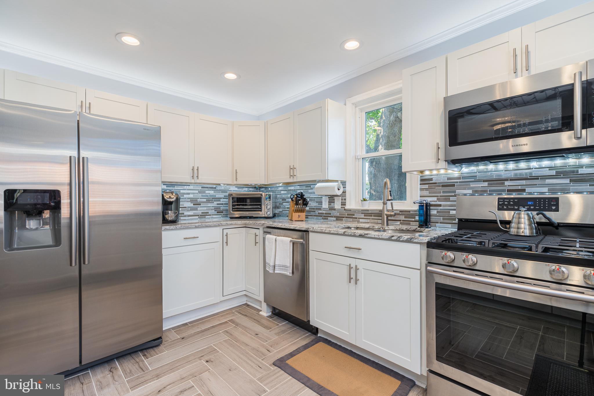 417 Gralan Road Catonsville, MD 21228 - Photo 4 of 27 STUNNING CHEF'S KITCHEN