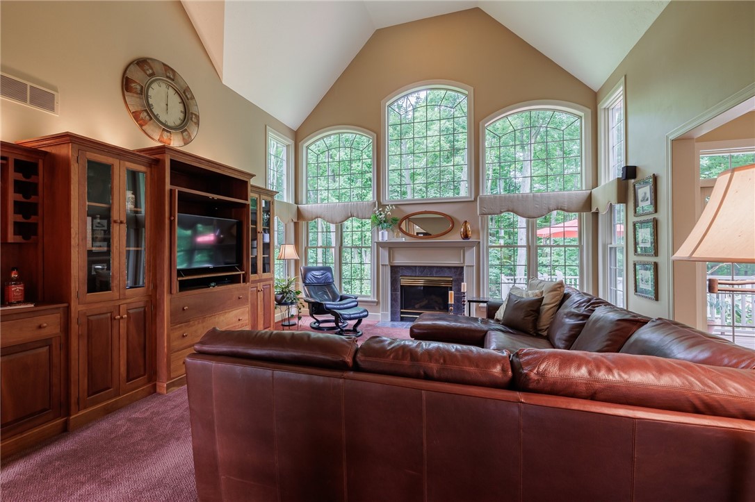 25 Royale Drive Perinton, NY 14450 - Photo 10 of 48