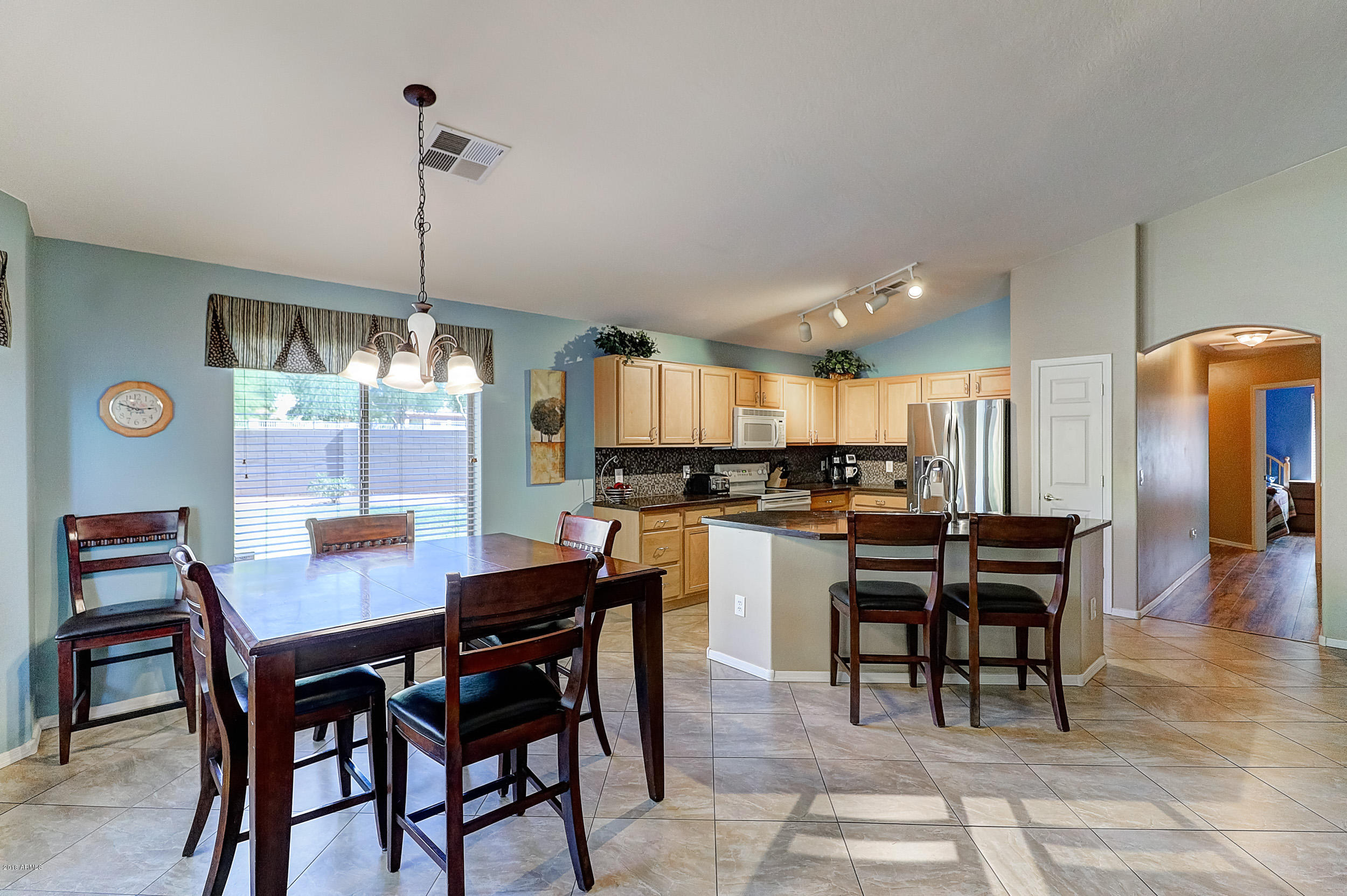 2506 West Carson Road Phoenix, AZ 85041 - Photo 6 of 44 Dining Area