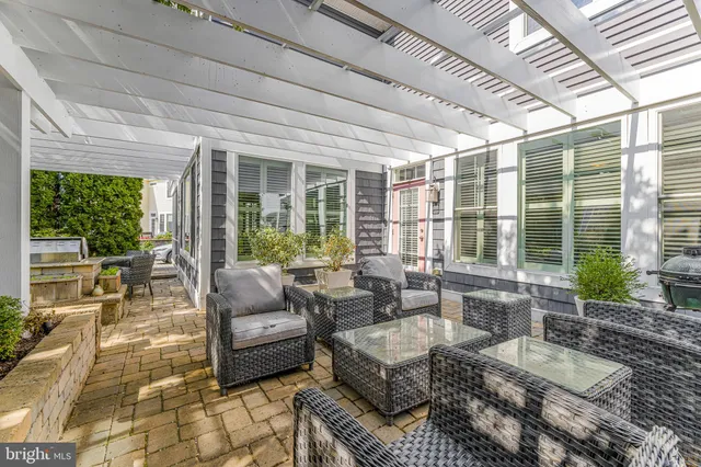 $999,999 | 757 Idlewyld Drive, Middletown, DE 19709