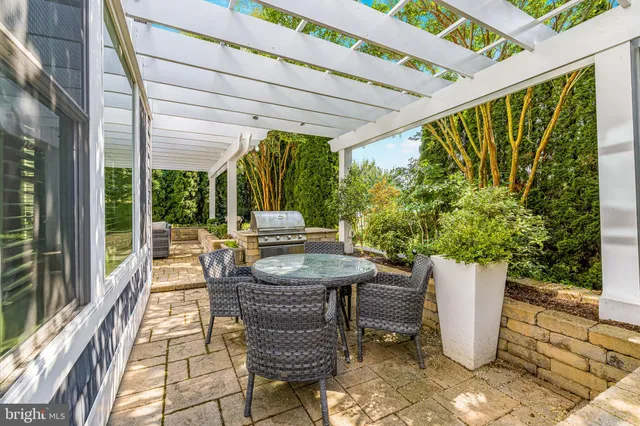 $999,999 | 757 Idlewyld Drive, Middletown, DE 19709