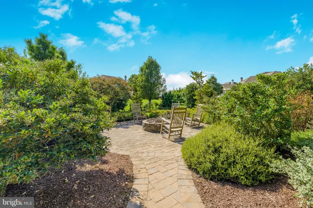 $999,999 | 757 Idlewyld Drive, Middletown, DE 19709