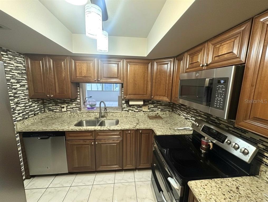 3606 South Beneva Road, Unit 504 Sarasota, FL 34232 - Photo 15 of 27 Gallery Image 15