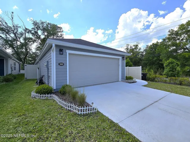 $350,000 | 3089 Lucille Lane, Middleburg, FL 32068