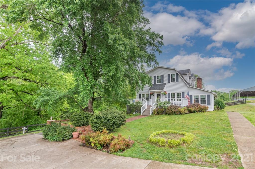 4733 Hunting Country Road Tryon, NC 28782 - Photo 2 of 48