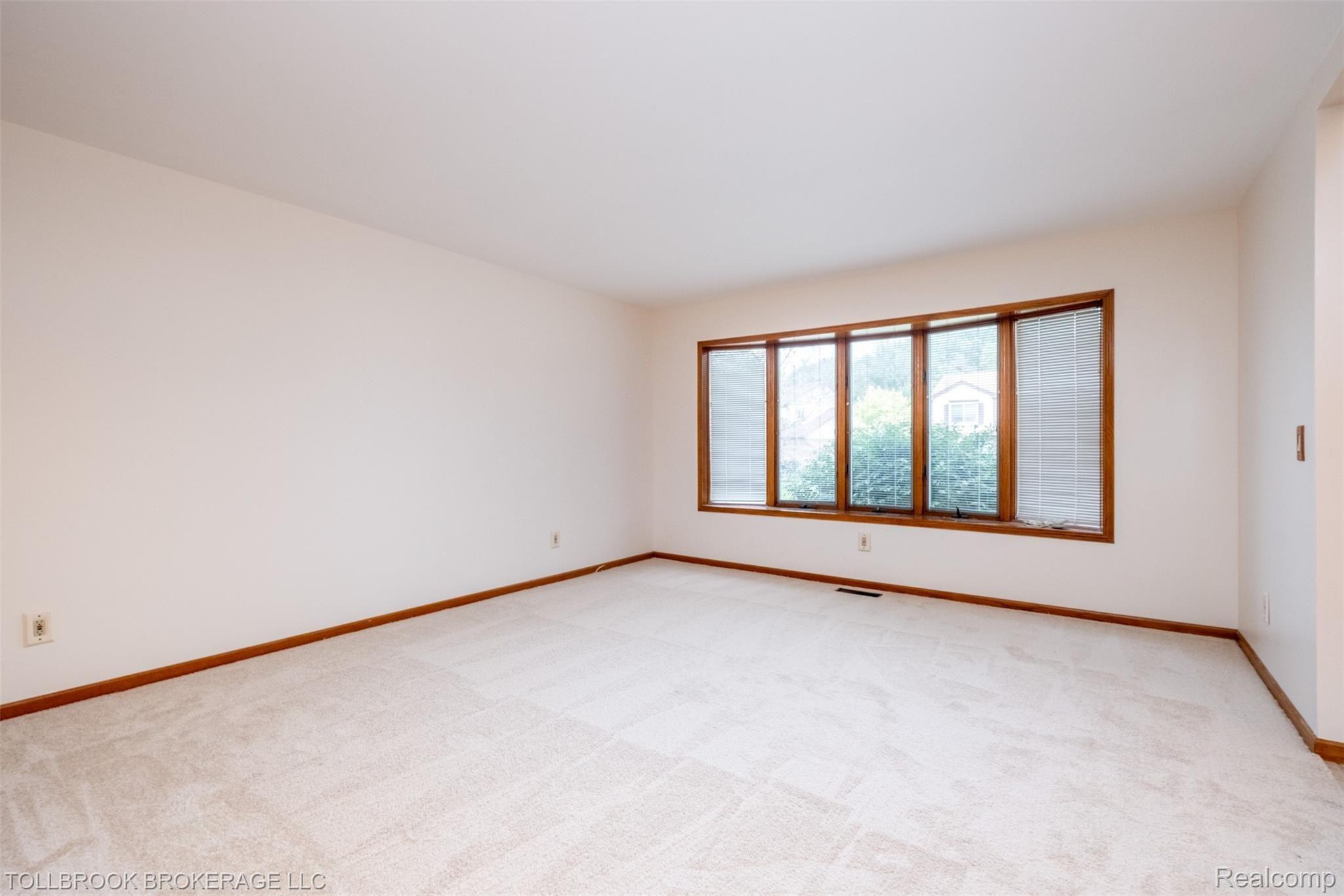 856 Lion Street Rochester, MI 48307 - Photo 9 of 39 856 Lion-9.jpg