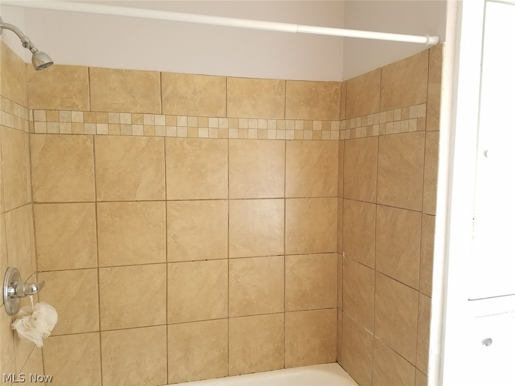 4018 Elmwood Road Cleveland Heights, OH 44121 - Photo 16 of 21