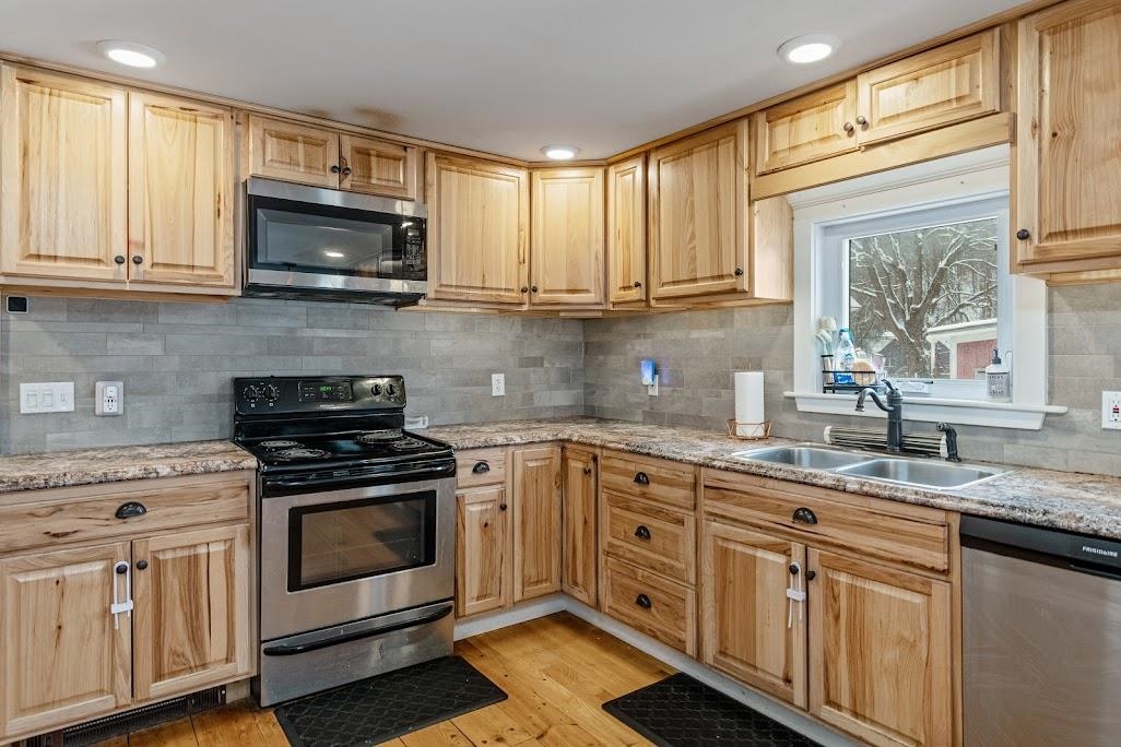 54 Highway 100C Johnson, VT 05656 - Photo 2 of 23