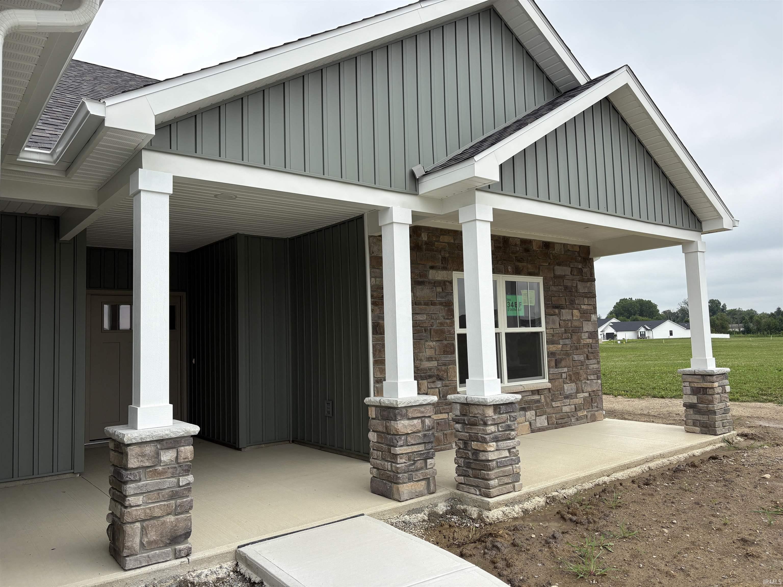827 Chestnut Court Decatur, IN 46733 - Photo 1 of 19