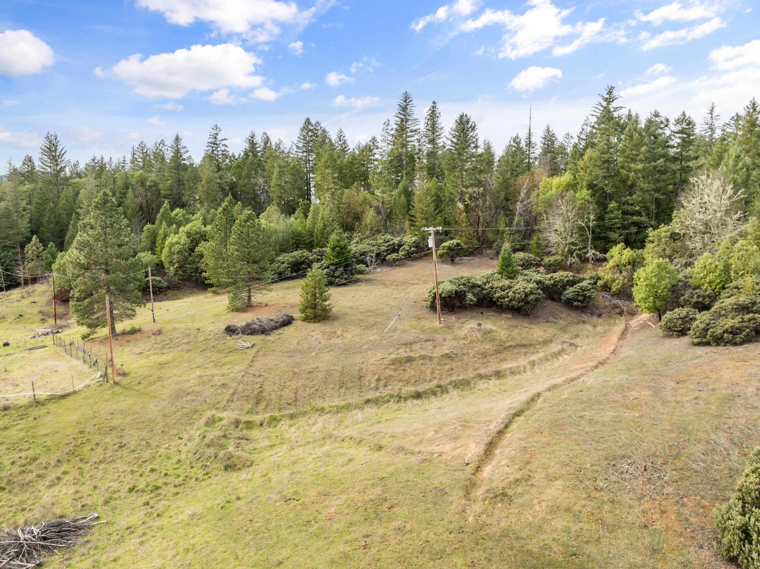 1698 Davis Creek Road Selma, OR 97538 - Photo 33 of 42 32